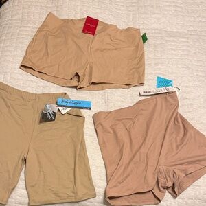 Capezio Men's Athletic Shorts Beige Set